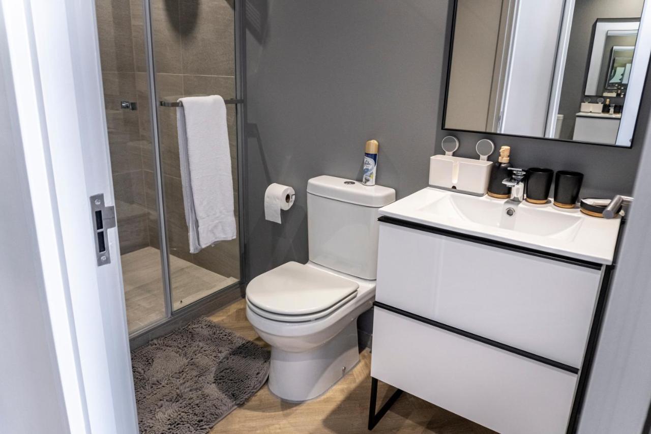 Stunning 1-Bedroom Apartment With Mountain Views Fokváros Kültér fotó